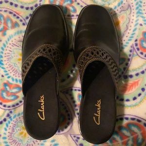 Clarks Black leather clogs 8m